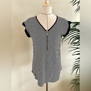 Express Geometric Print Black & White Zip Front Top – XS
